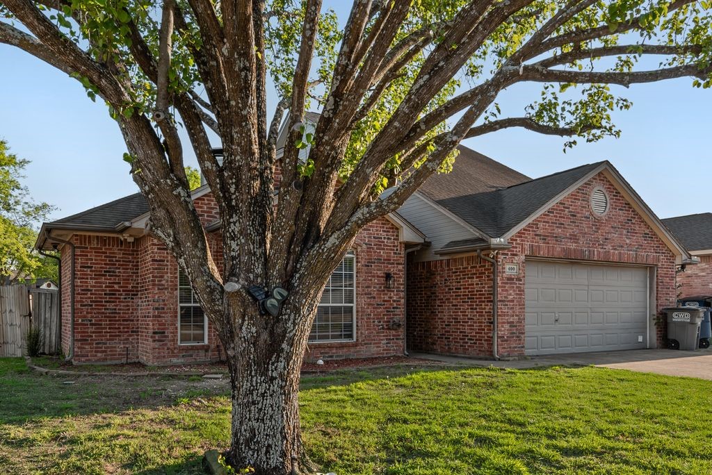 400 Buckskin Drive Red Oak TX 75154