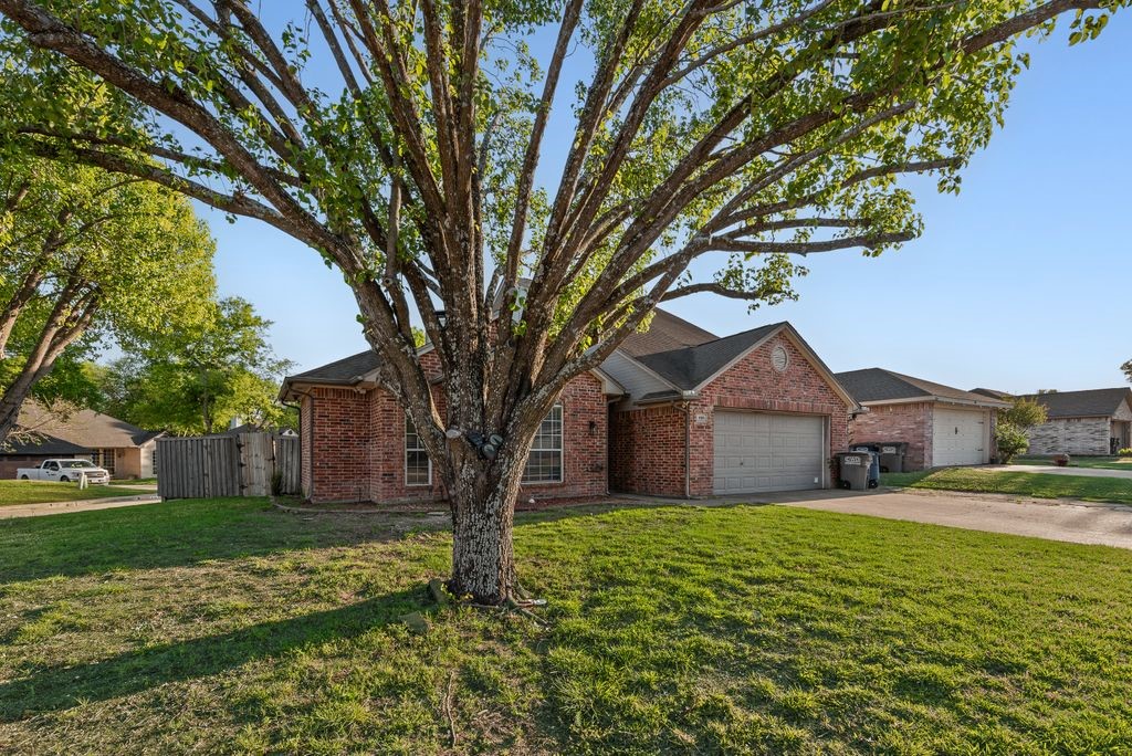 400 Buckskin Drive Red Oak TX 75154
