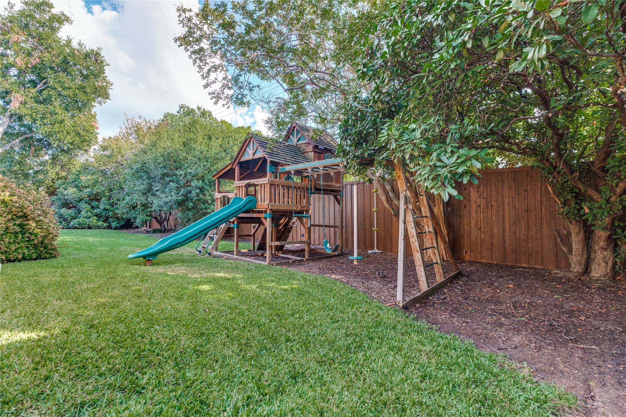 5650 Charlestown Drive Dallas TX 75230