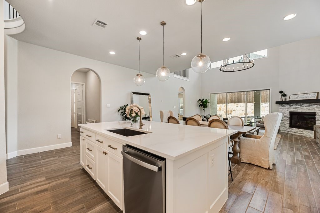 1753 Sir Dustin Lane Carrollton TX 75010