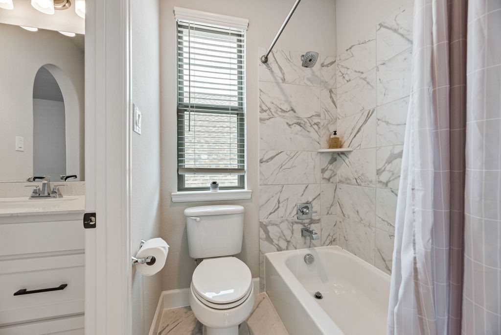 1753 Sir Dustin Lane Carrollton TX 75010