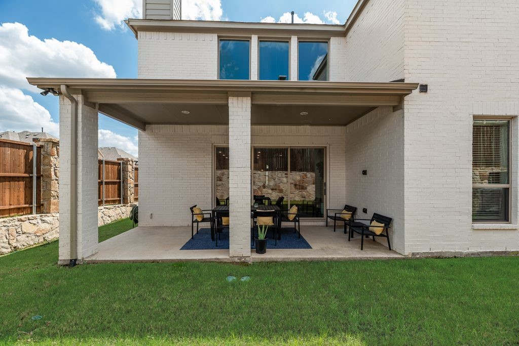 1753 Sir Dustin Lane Carrollton TX 75010
