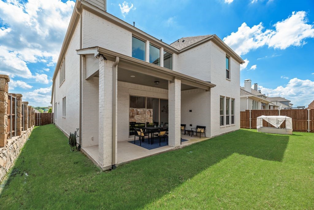 1753 Sir Dustin Lane Carrollton TX 75010