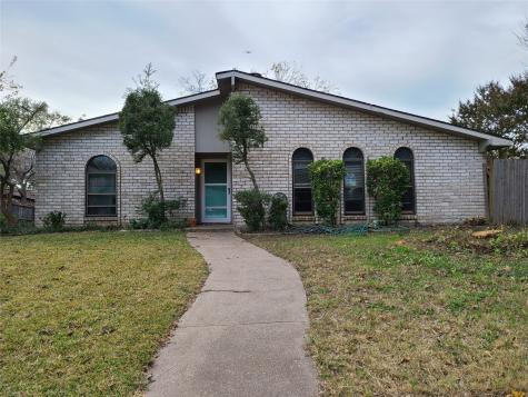 733 Woodlawn Lane Grand Prairie TX 75052