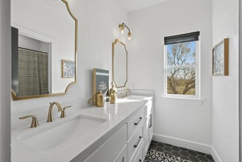 136 Mistletoe Ridge Lawn TX 79530