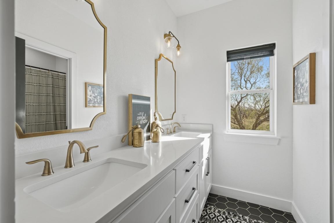 136 Mistletoe Ridge Lawn TX 79530