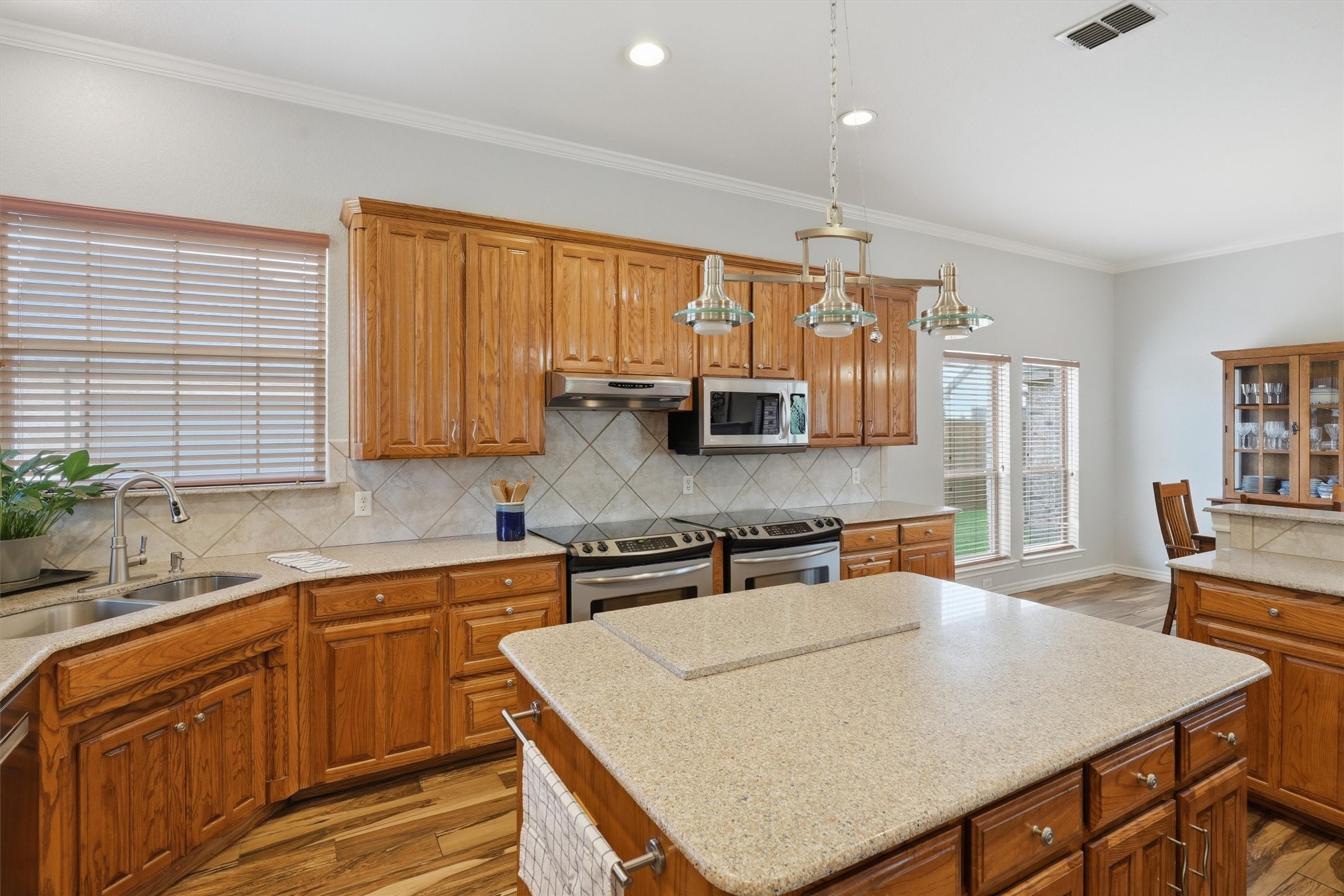 1013 Telford Trail Crowley TX 76036