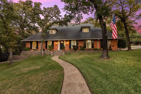 801 Live Oak Lane Arlington TX 76012