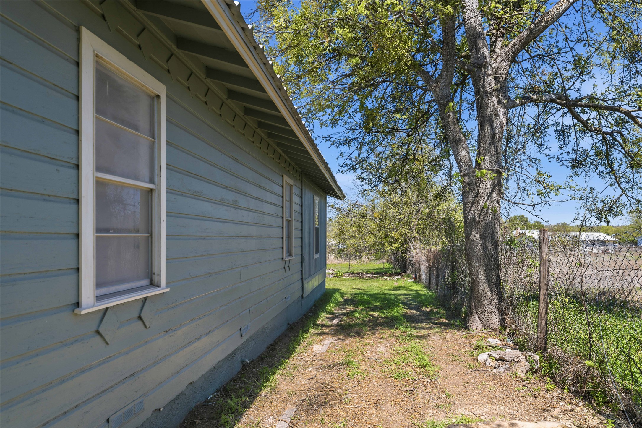 1604 5th Street Goldthwaite TX 76844