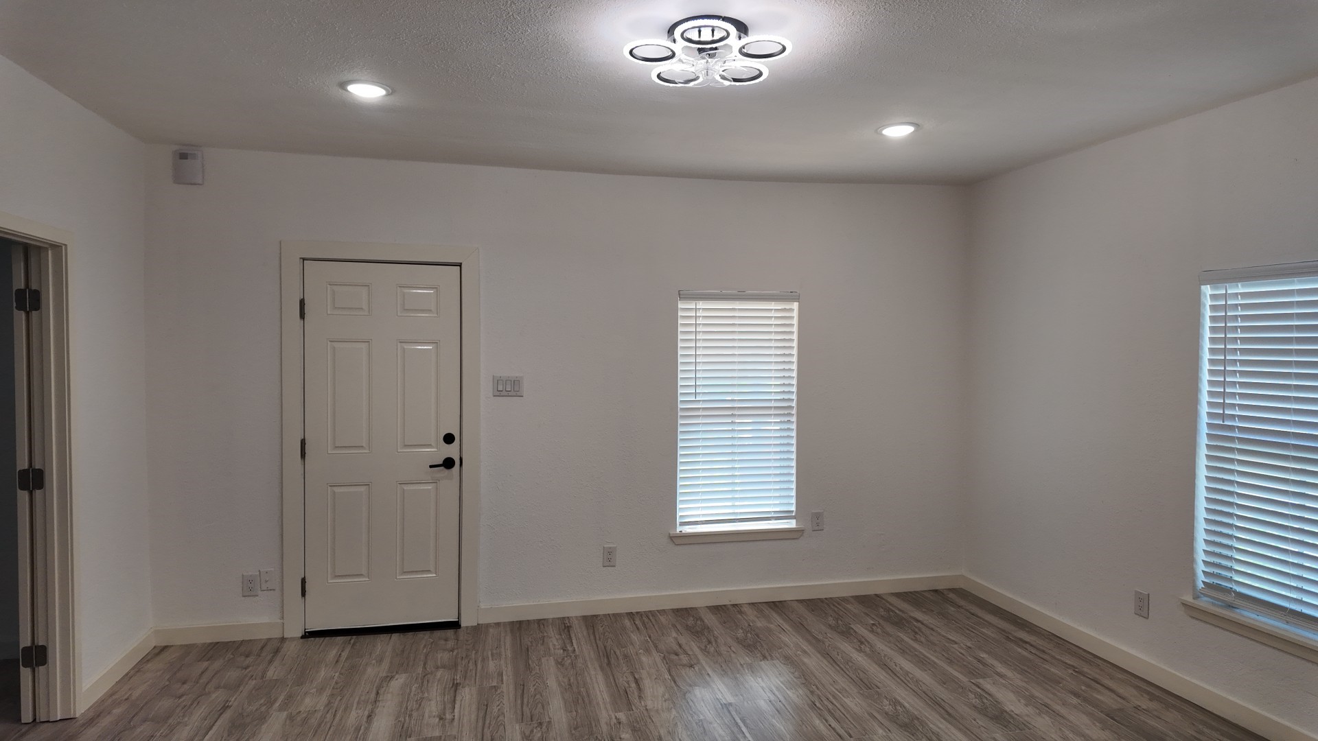 215 S Walker Street Mesquite TX 75149