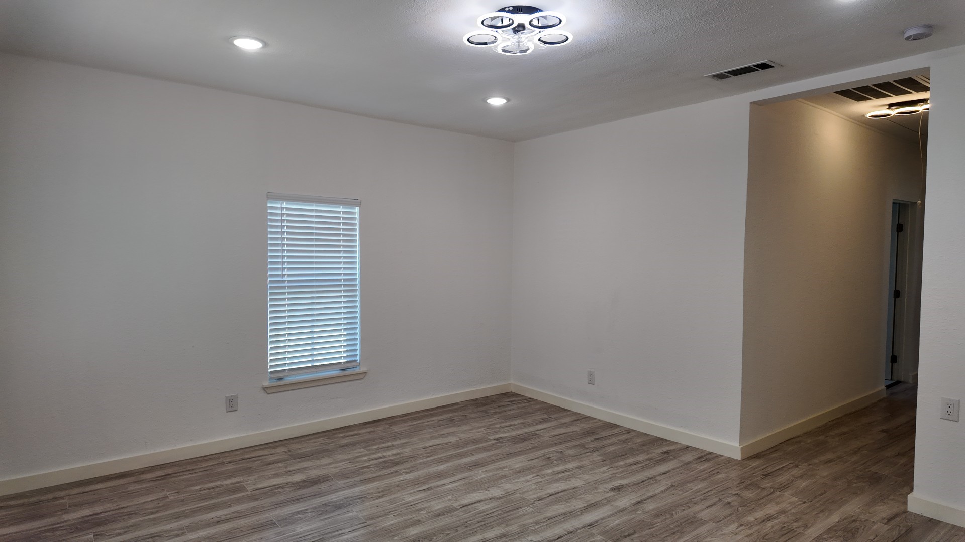 215 S Walker Street Mesquite TX 75149