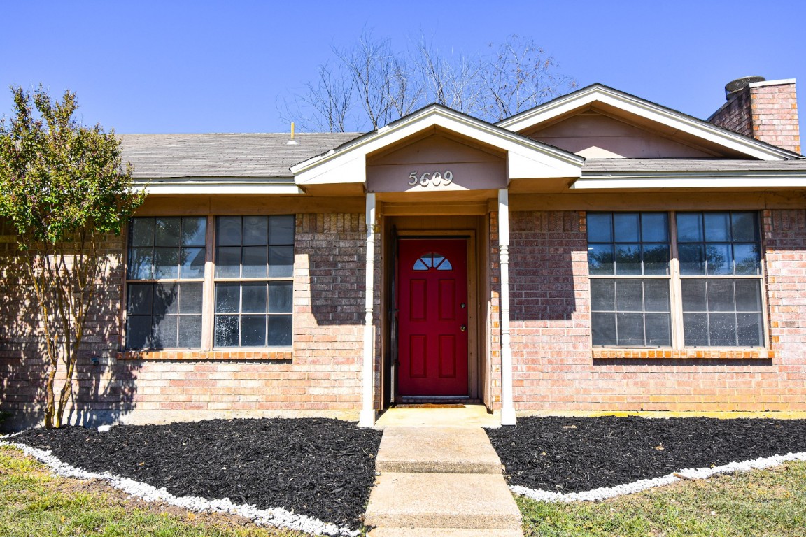 5609 Hearthwood Court Arlington TX 76016
