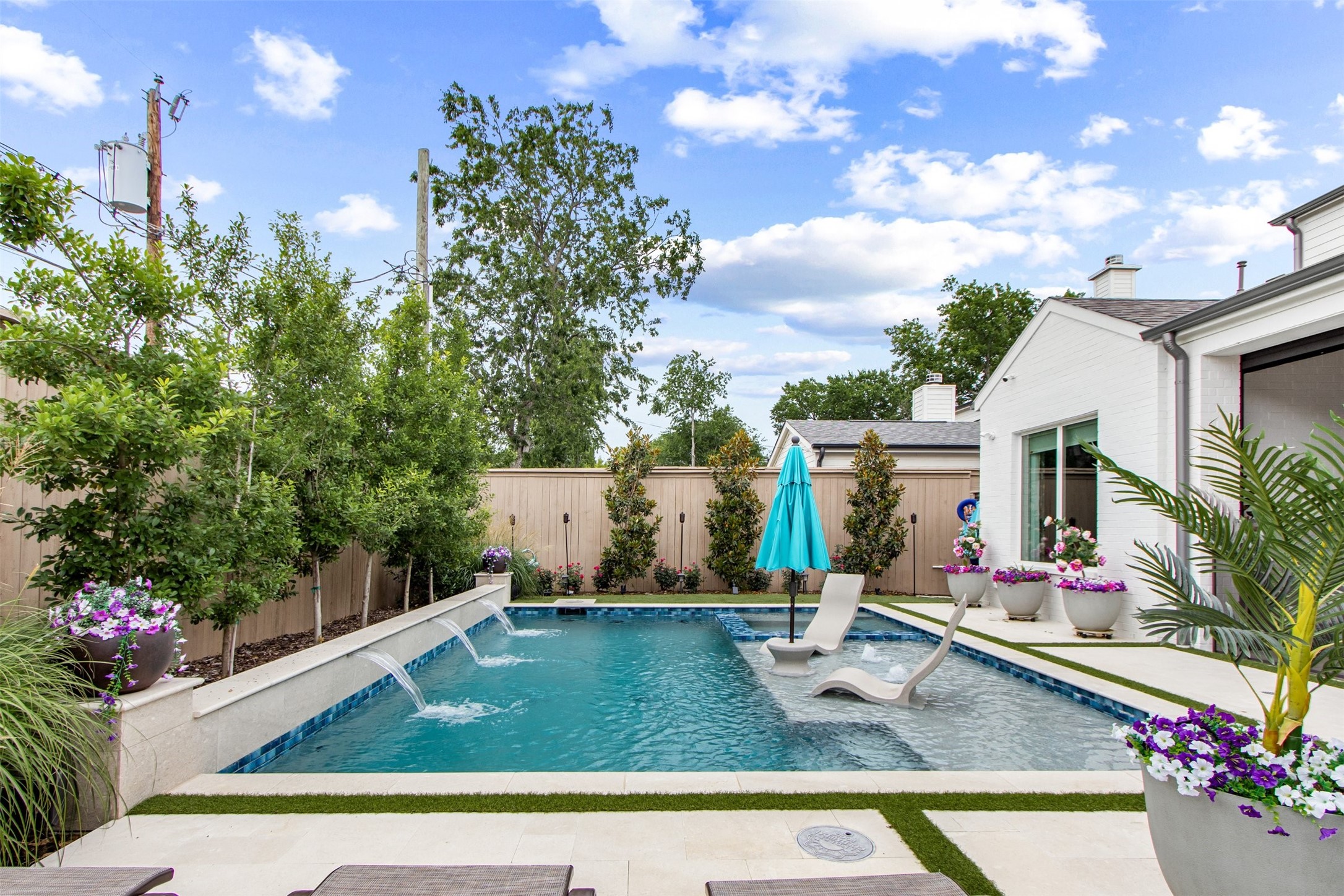 3963 Rochelle Drive Dallas TX 75220