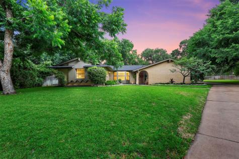 8928 Kincaid Court Benbrook TX 76116