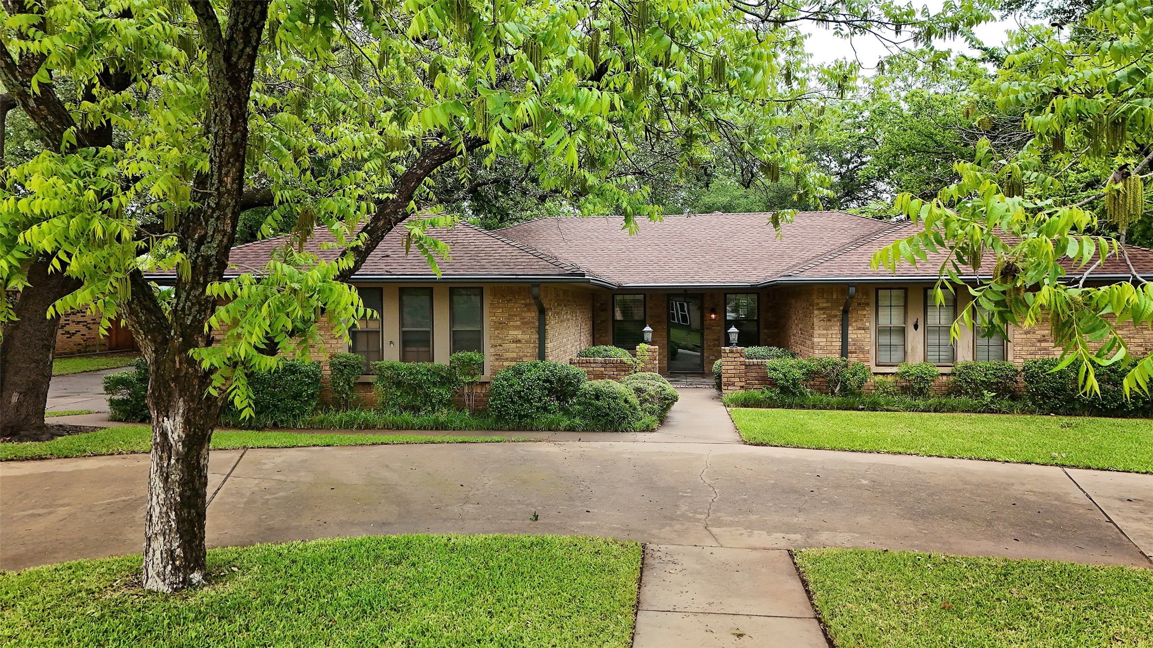 1305 Cliff Drive Graham TX 76450