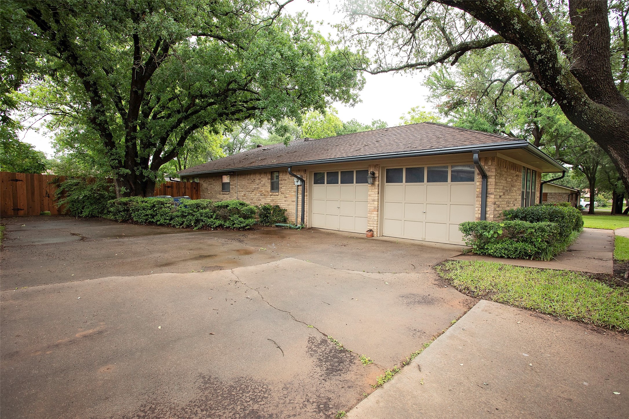 1305 Cliff Drive Graham TX 76450