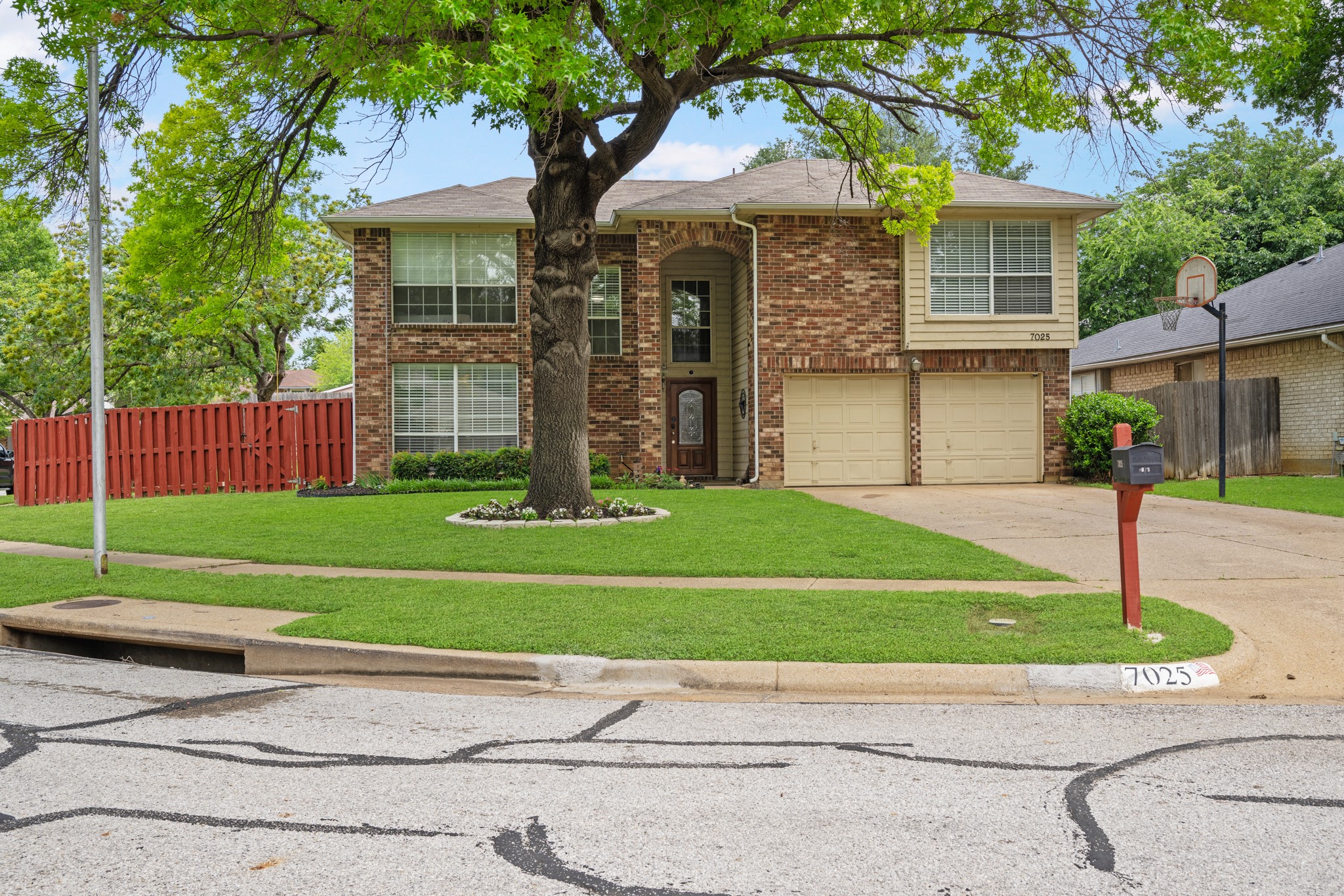 7025 Escondido Drive Arlington TX 76016