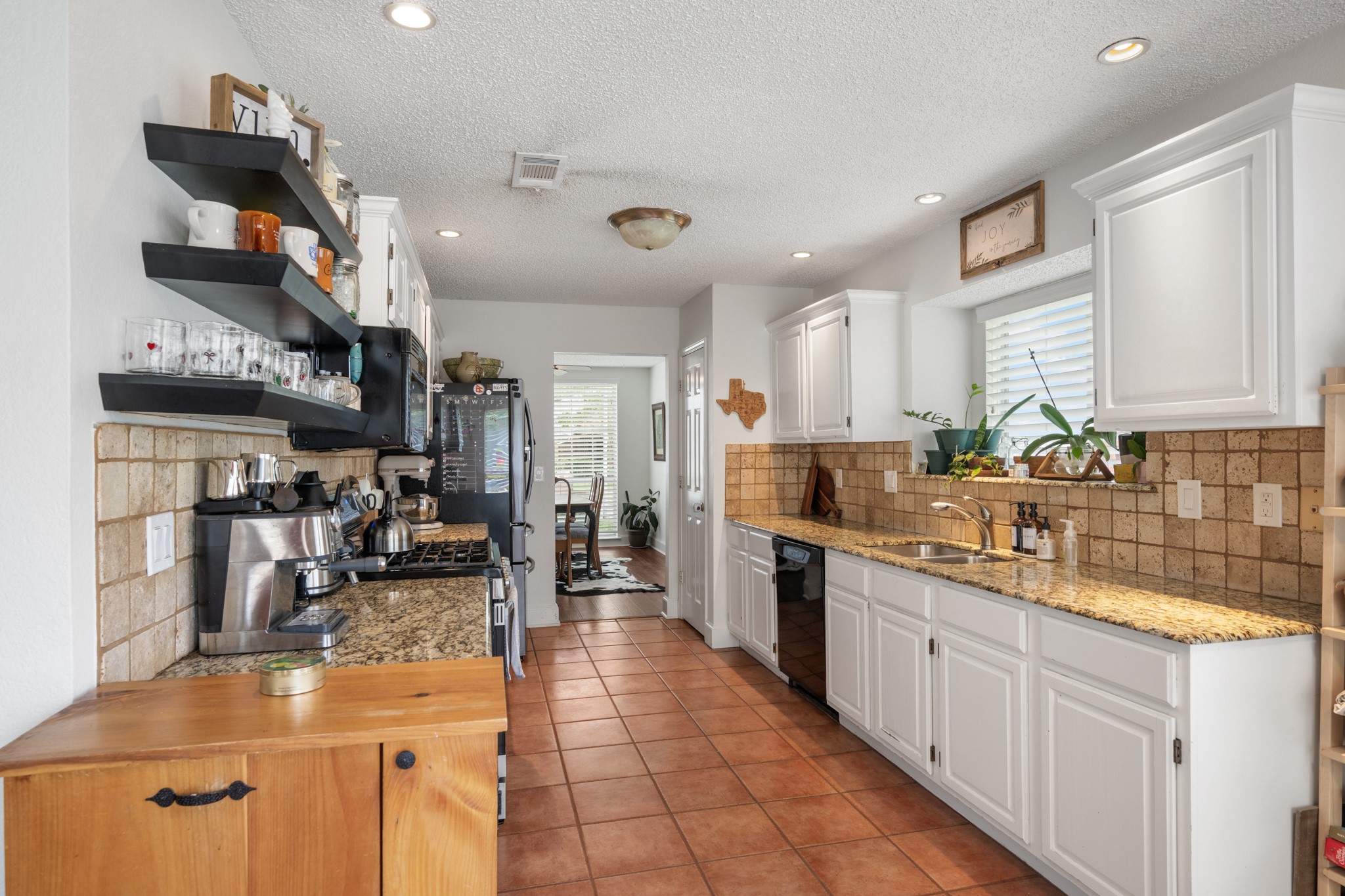7025 Escondido Drive Arlington TX 76016