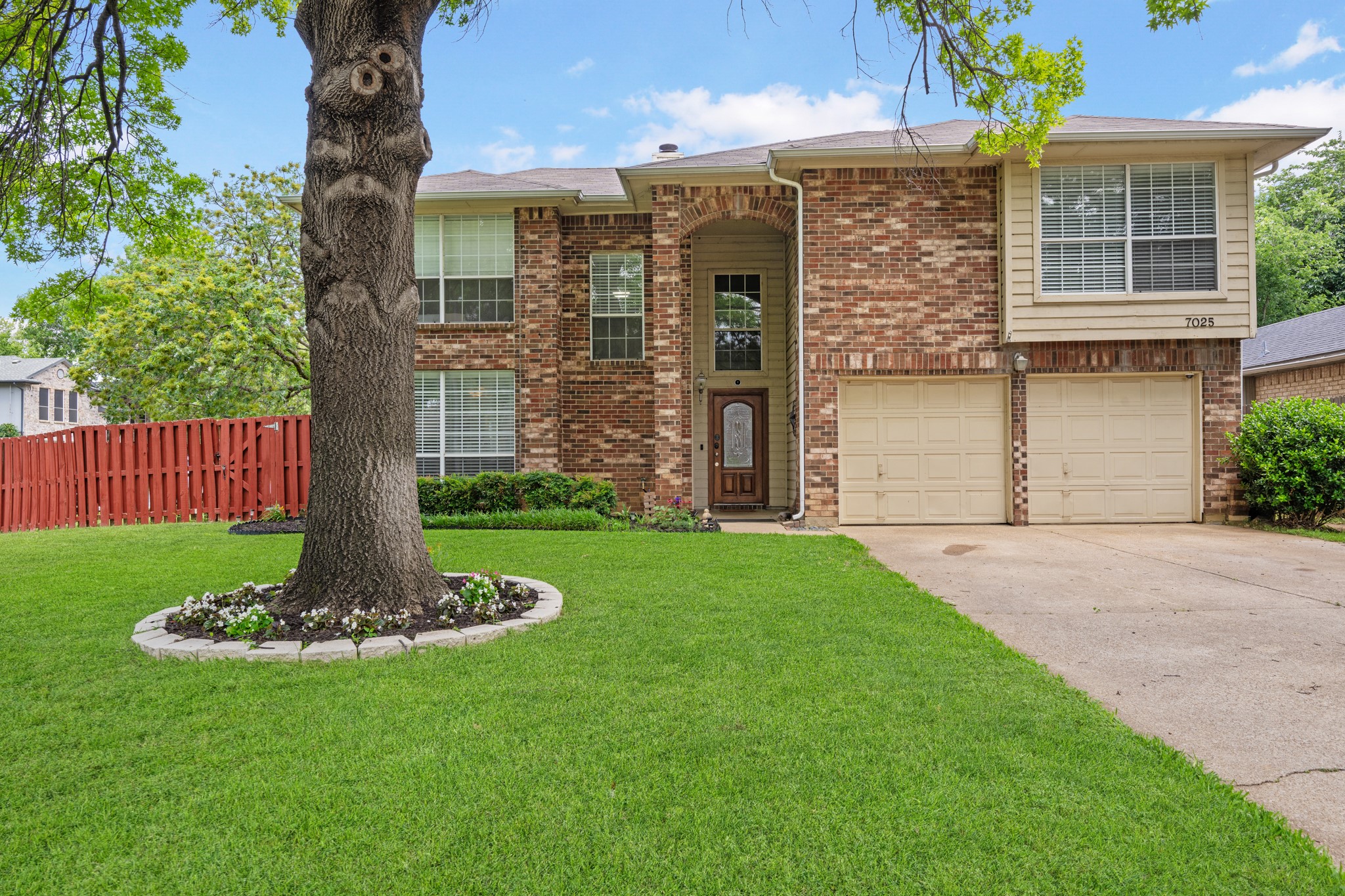 7025 Escondido Drive Arlington TX 76016
