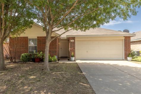 1137 Cottonwood Drive Crowley TX 76036