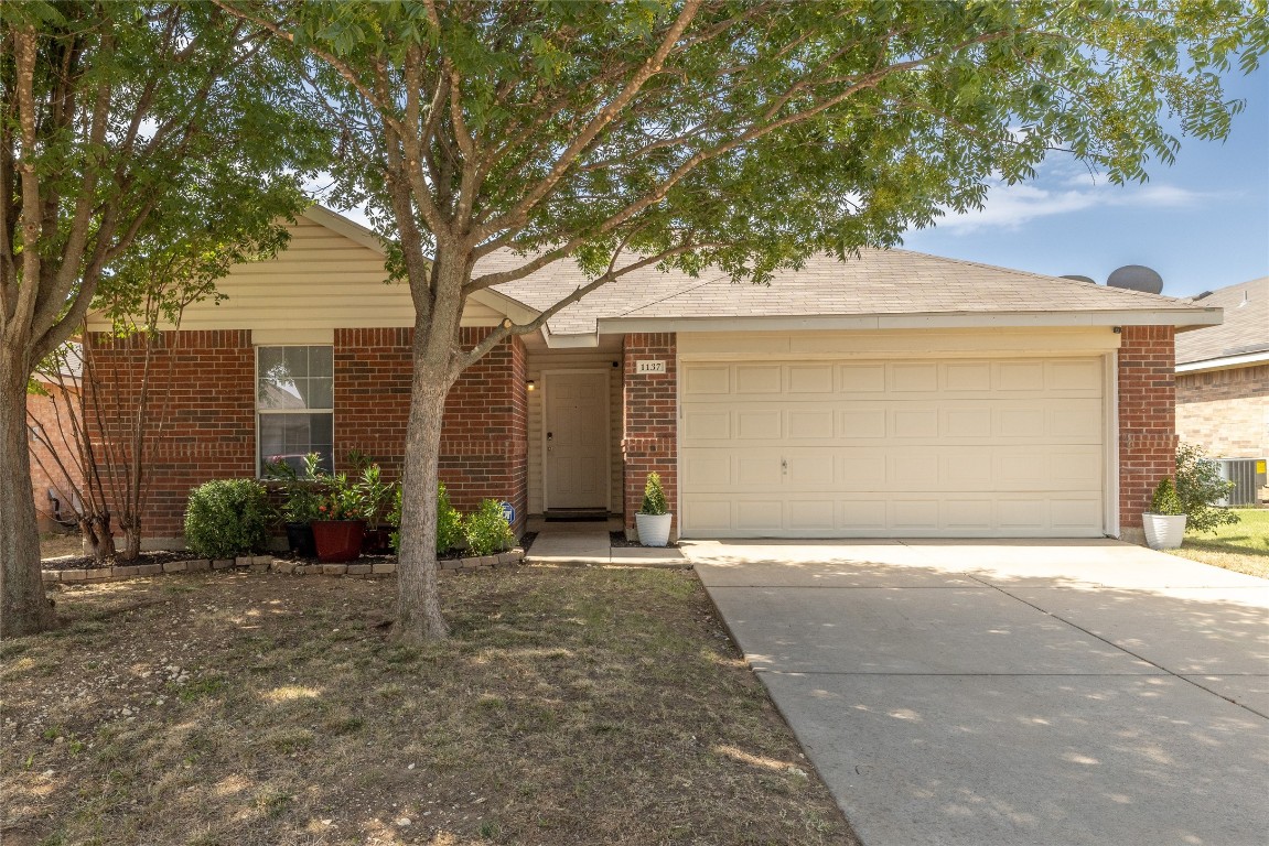 1137 Cottonwood Drive Crowley TX 76036