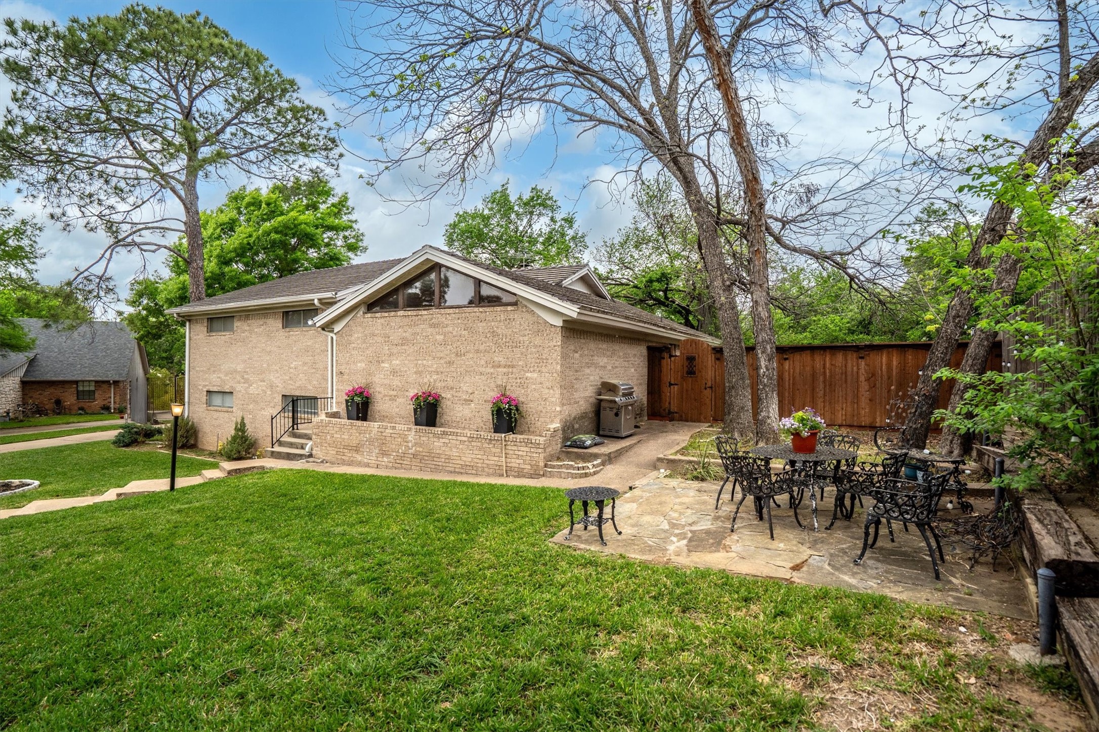 632 Caduceus Court Hurst TX 76053