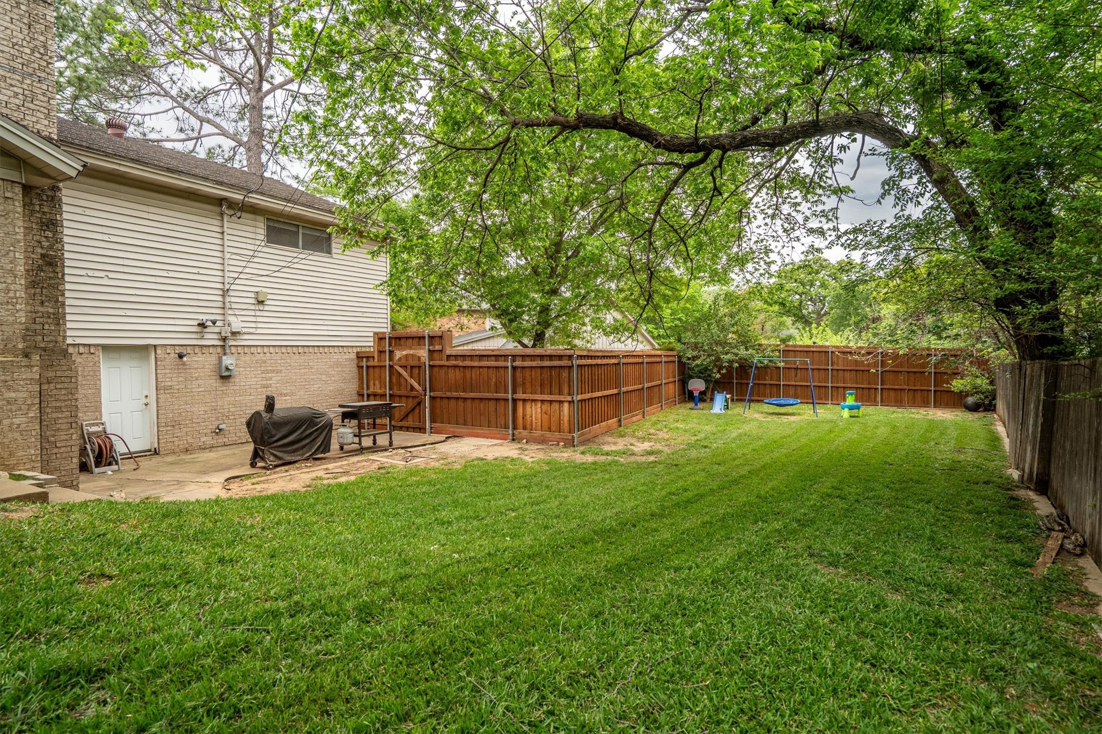 632 Caduceus Court Hurst TX 76053