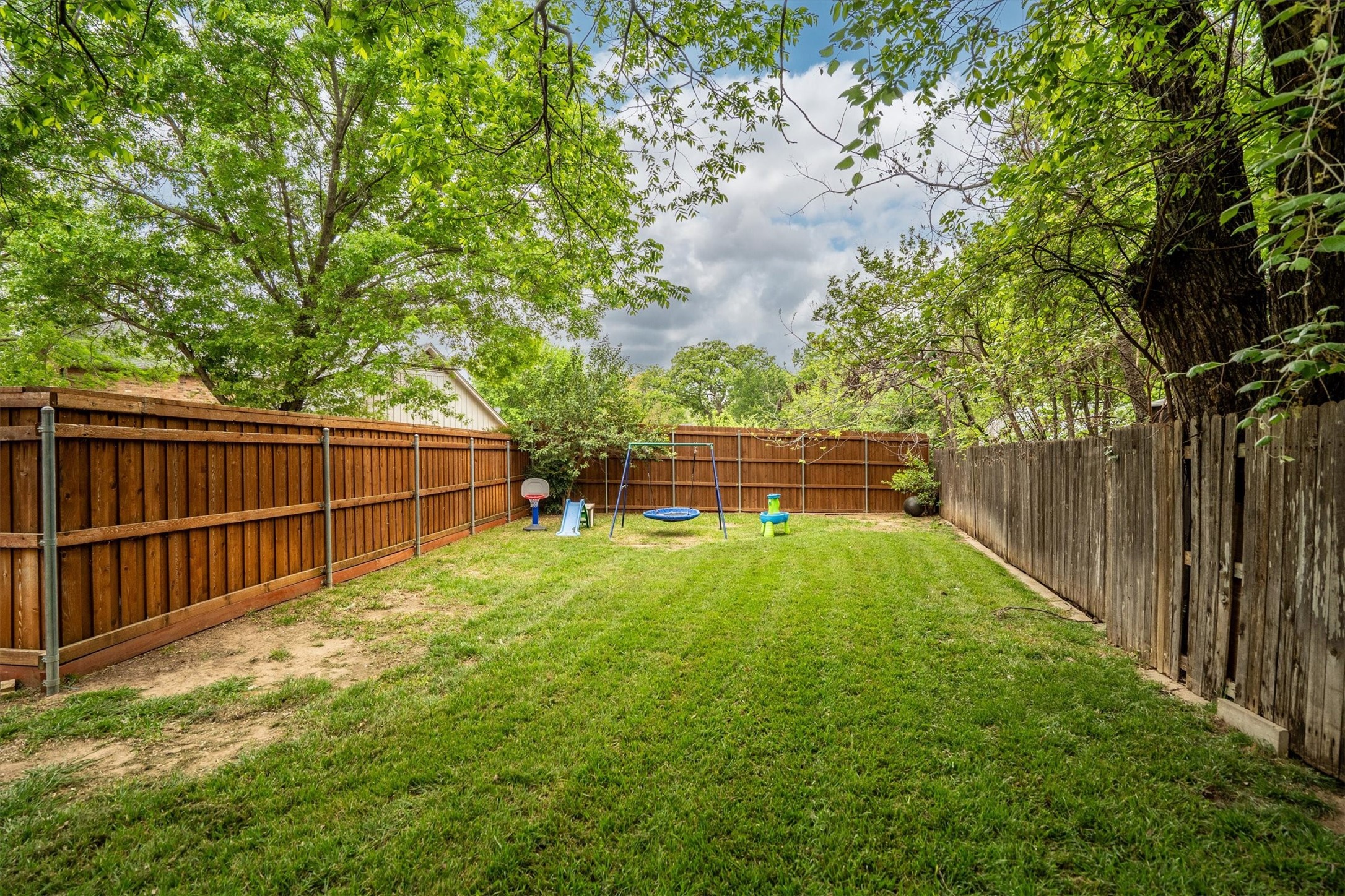 632 Caduceus Court Hurst TX 76053