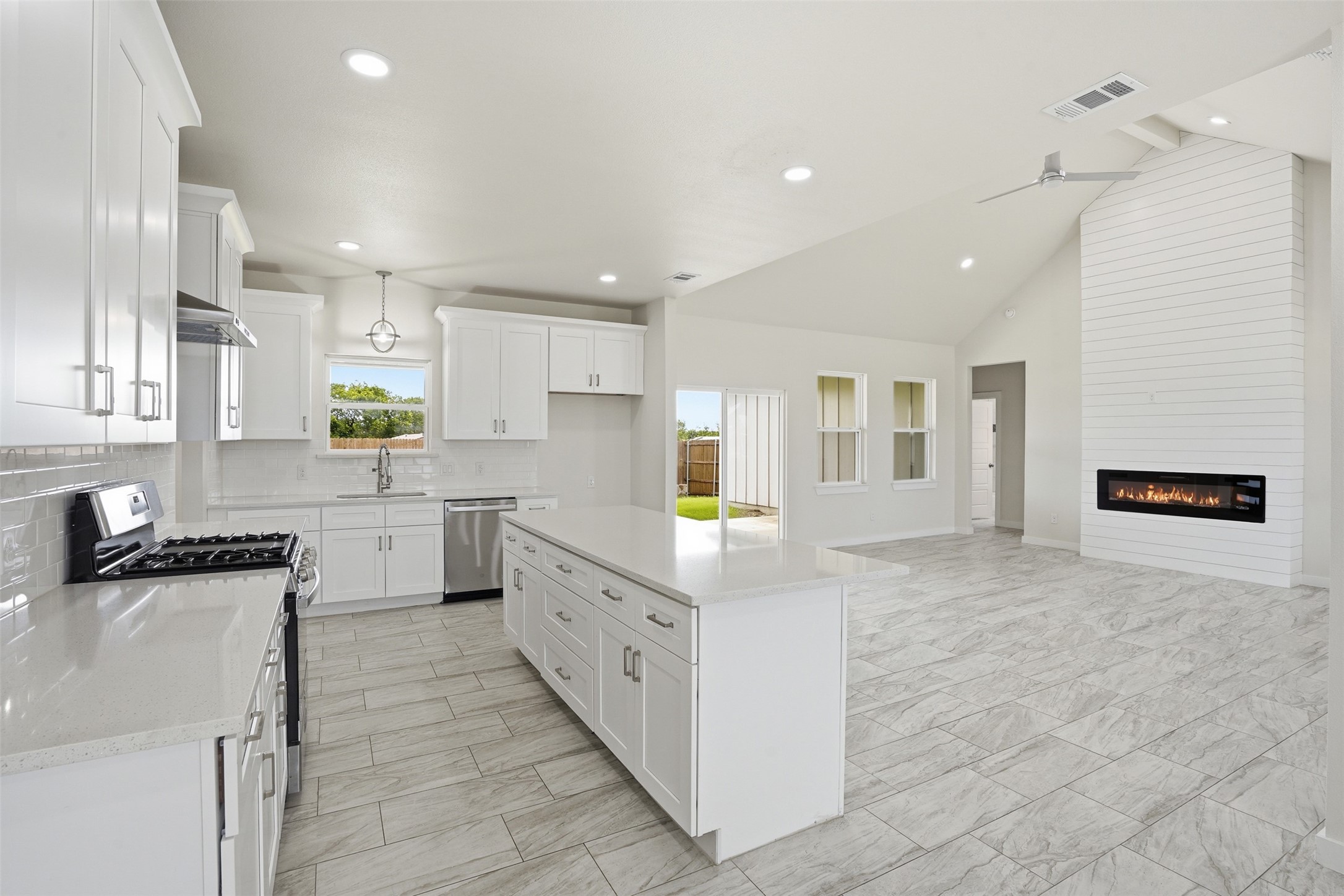 532 Highview Court Godley TX 76044