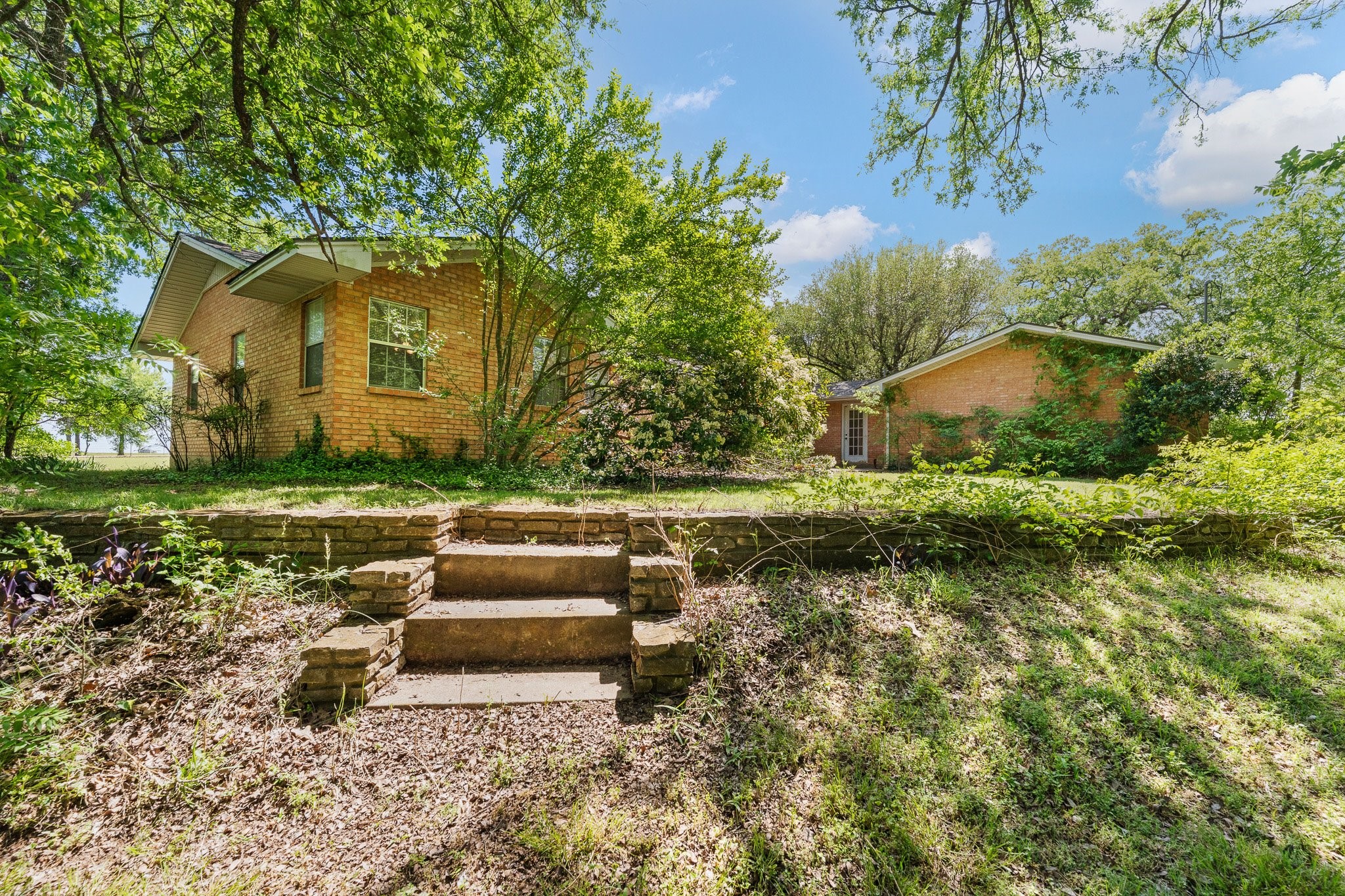 6265 County Road 305 Grandview TX 76050