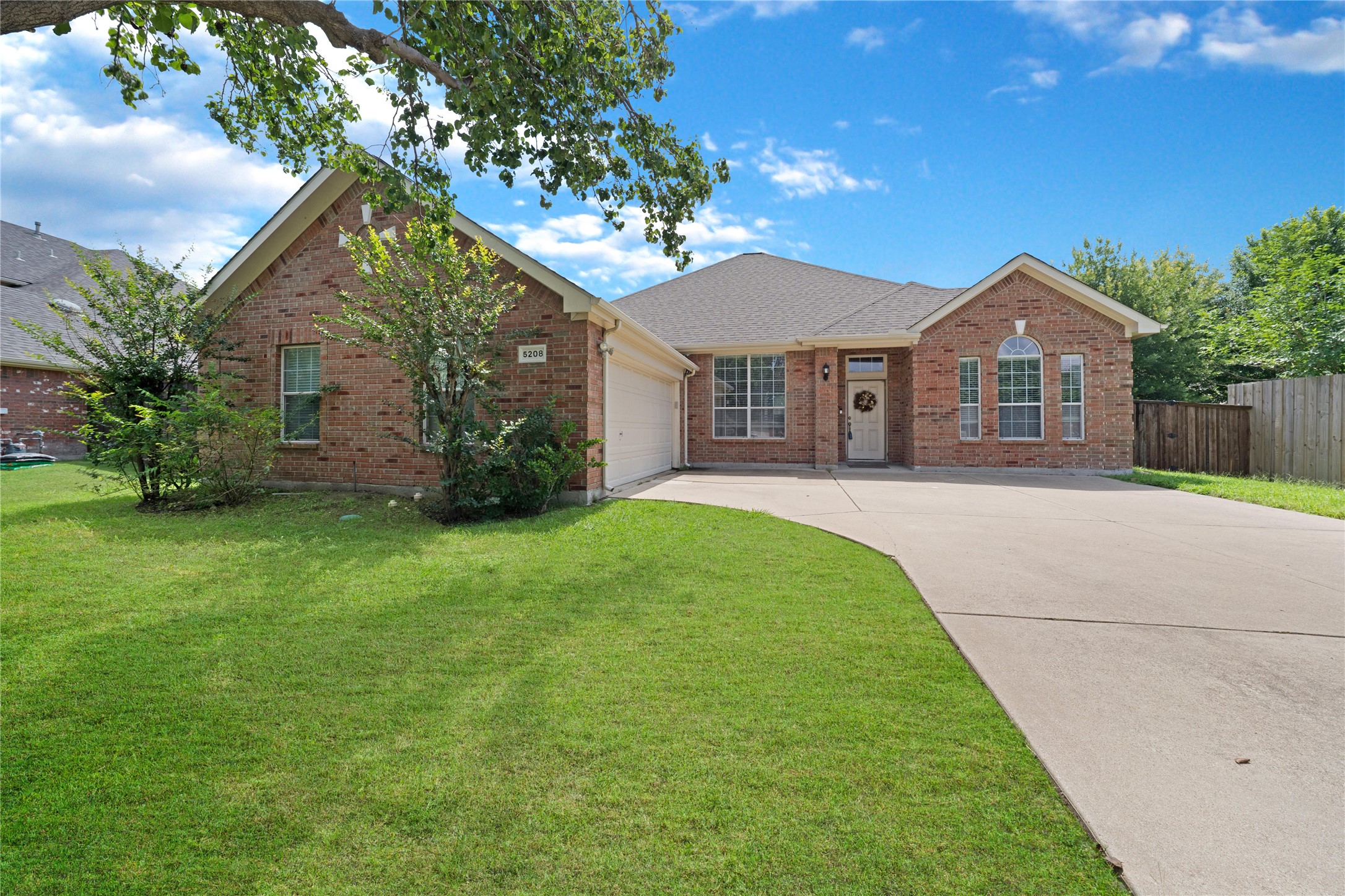 5208 Lake Haven Lane Grand Prairie TX 75052