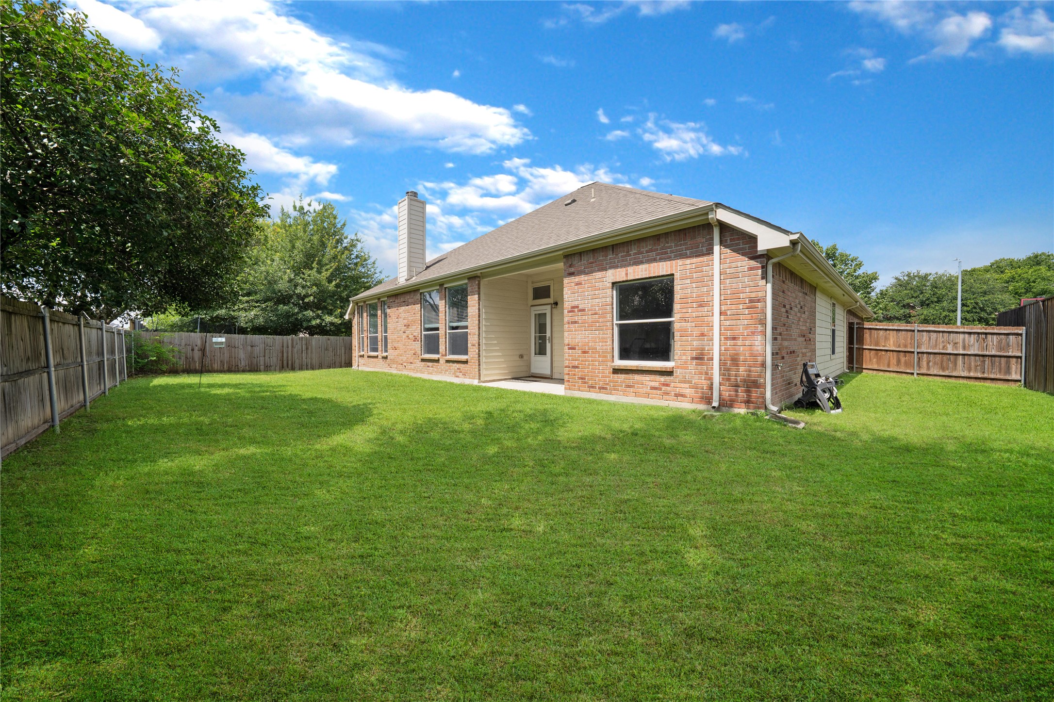5208 Lake Haven Lane Grand Prairie TX 75052