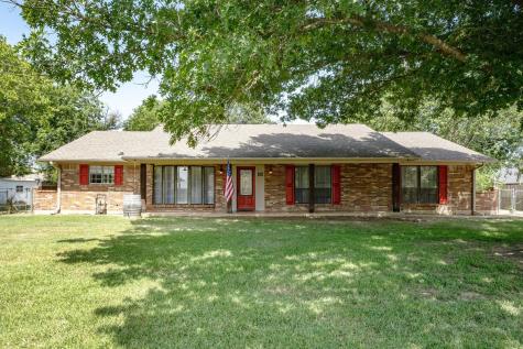 112 N Kemp Street Mabank TX 75147