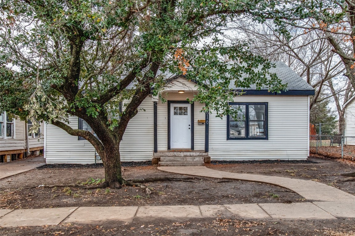816 S Hazelwood Street Sherman TX 75090