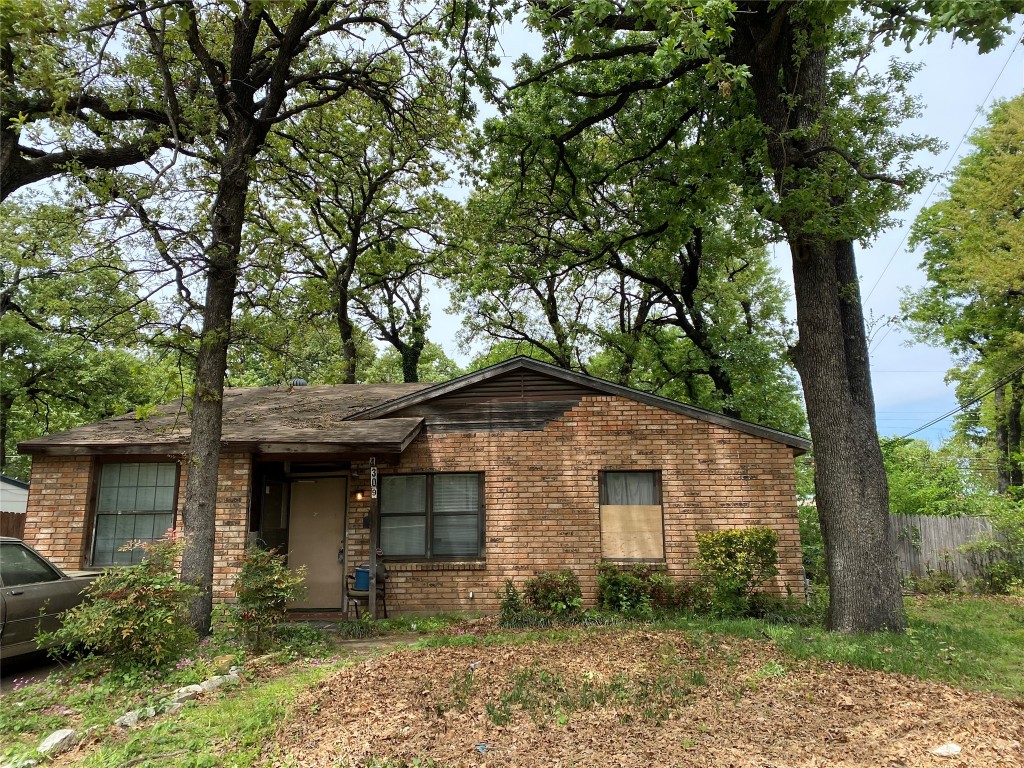 4309 Kings Oaks Lane Fort Worth TX 76111