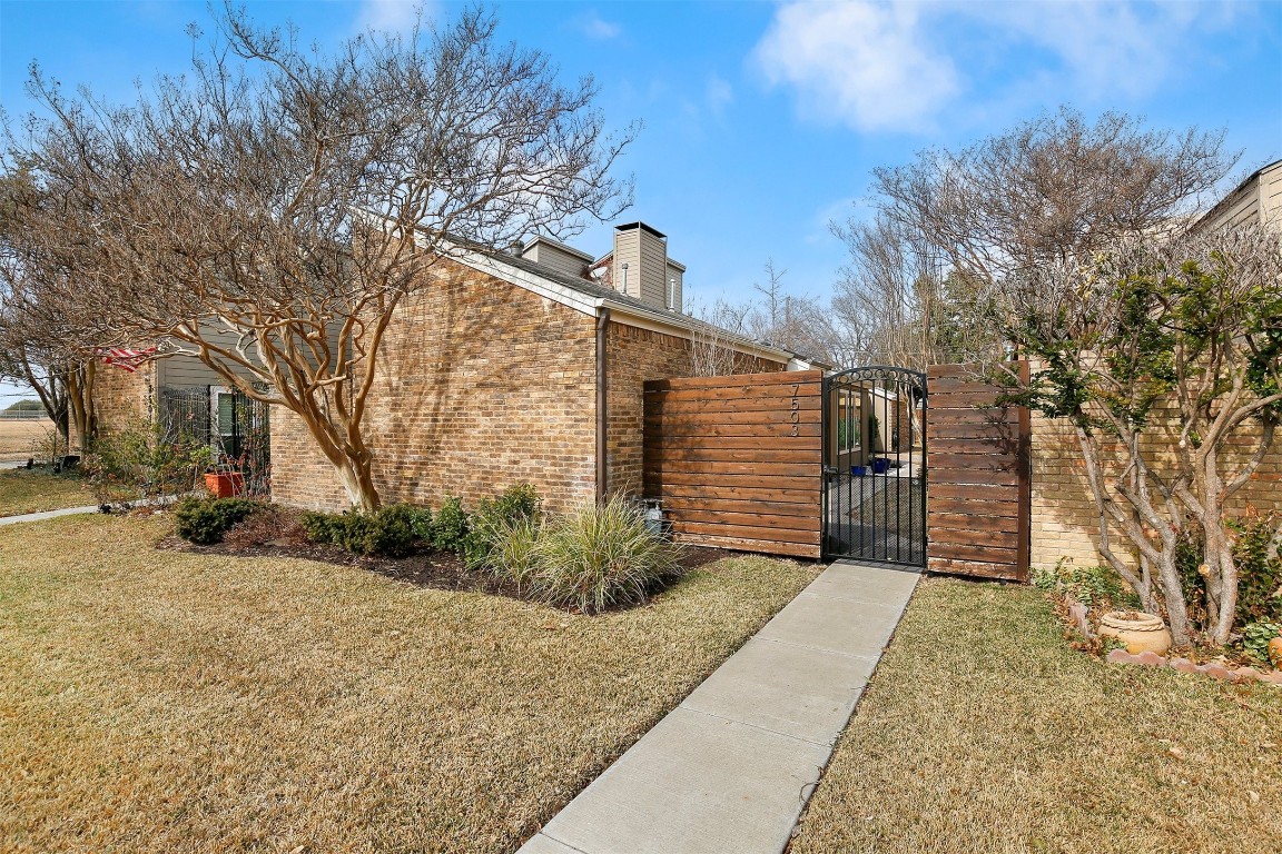 7503 Village Trail Drive Dallas TX 75254