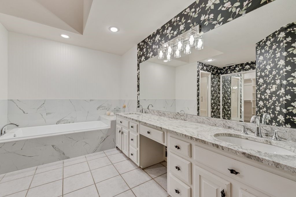 2 Eastshore Road Heath TX 75032