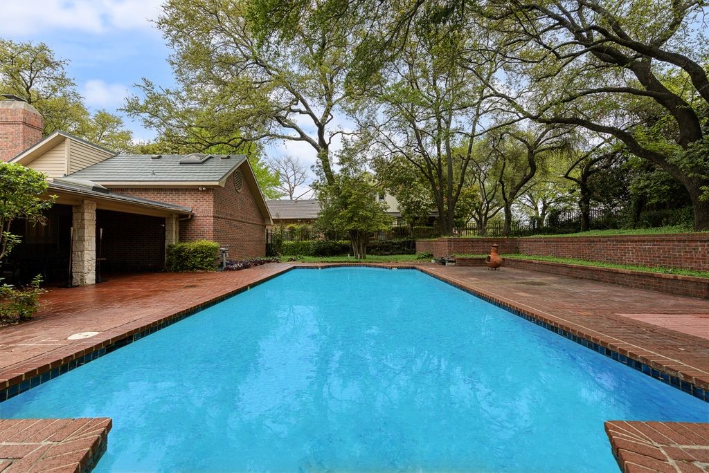 2 Eastshore Road Heath TX 75032