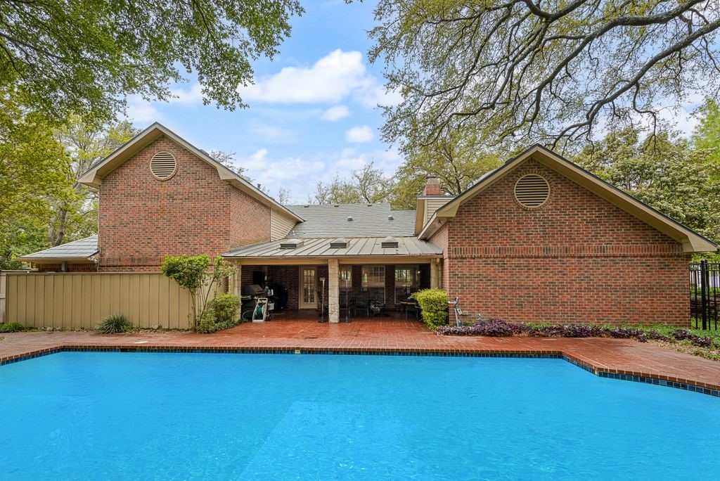 2 Eastshore Road Heath TX 75032