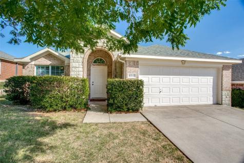 10345 Trevino Lane Benbrook TX 76126