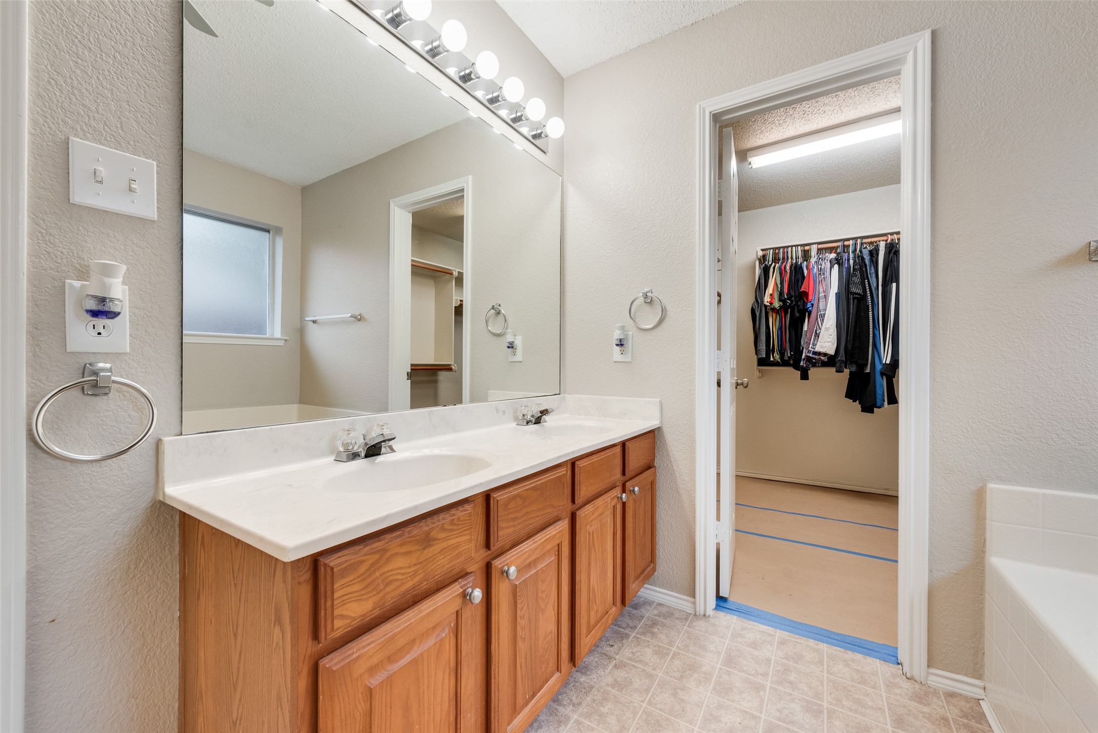 617 Madeline Court Azle TX 76020