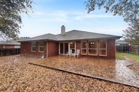 617 Madeline Court Azle TX 76020
