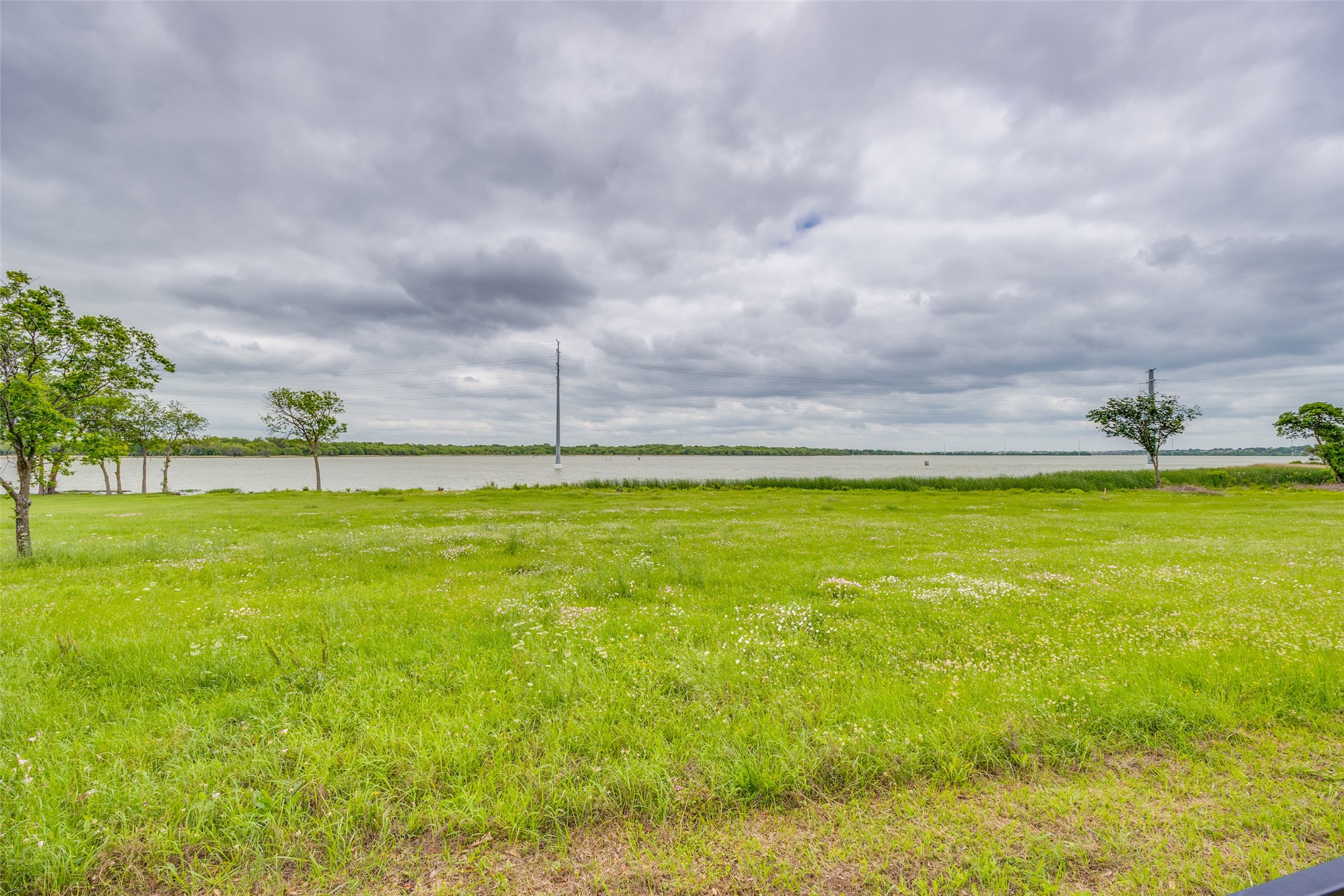 3306 Bluffview Drive Garland TX 75043