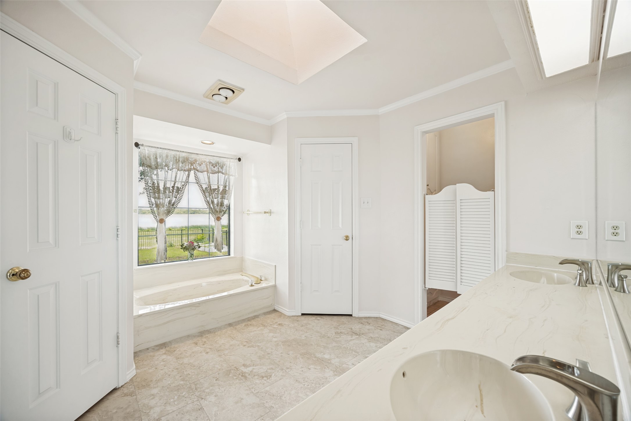 3306 Bluffview Drive Garland TX 75043