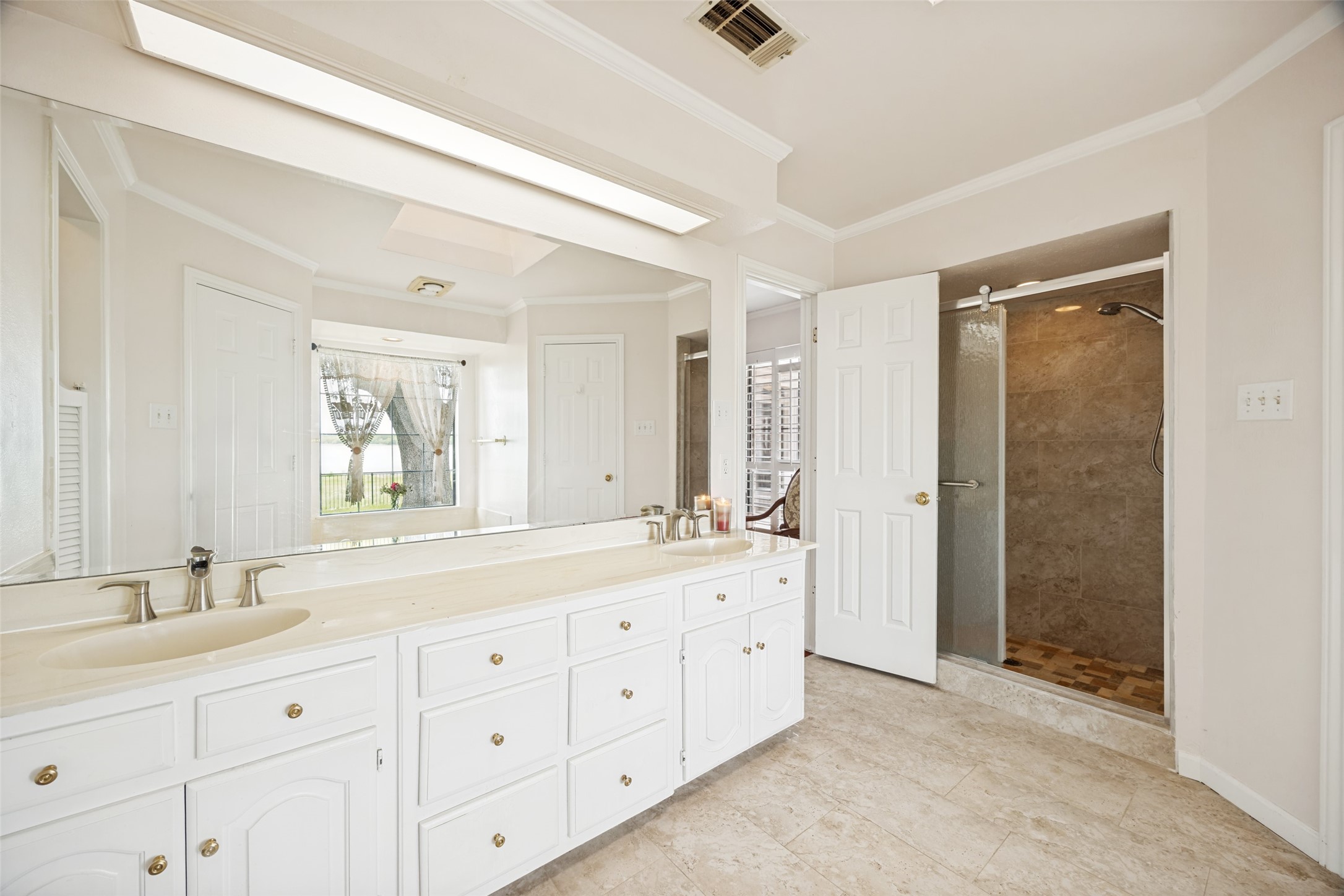 3306 Bluffview Drive Garland TX 75043