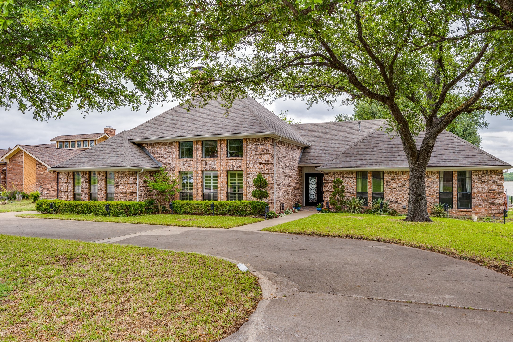 3306 Bluffview Drive Garland TX 75043