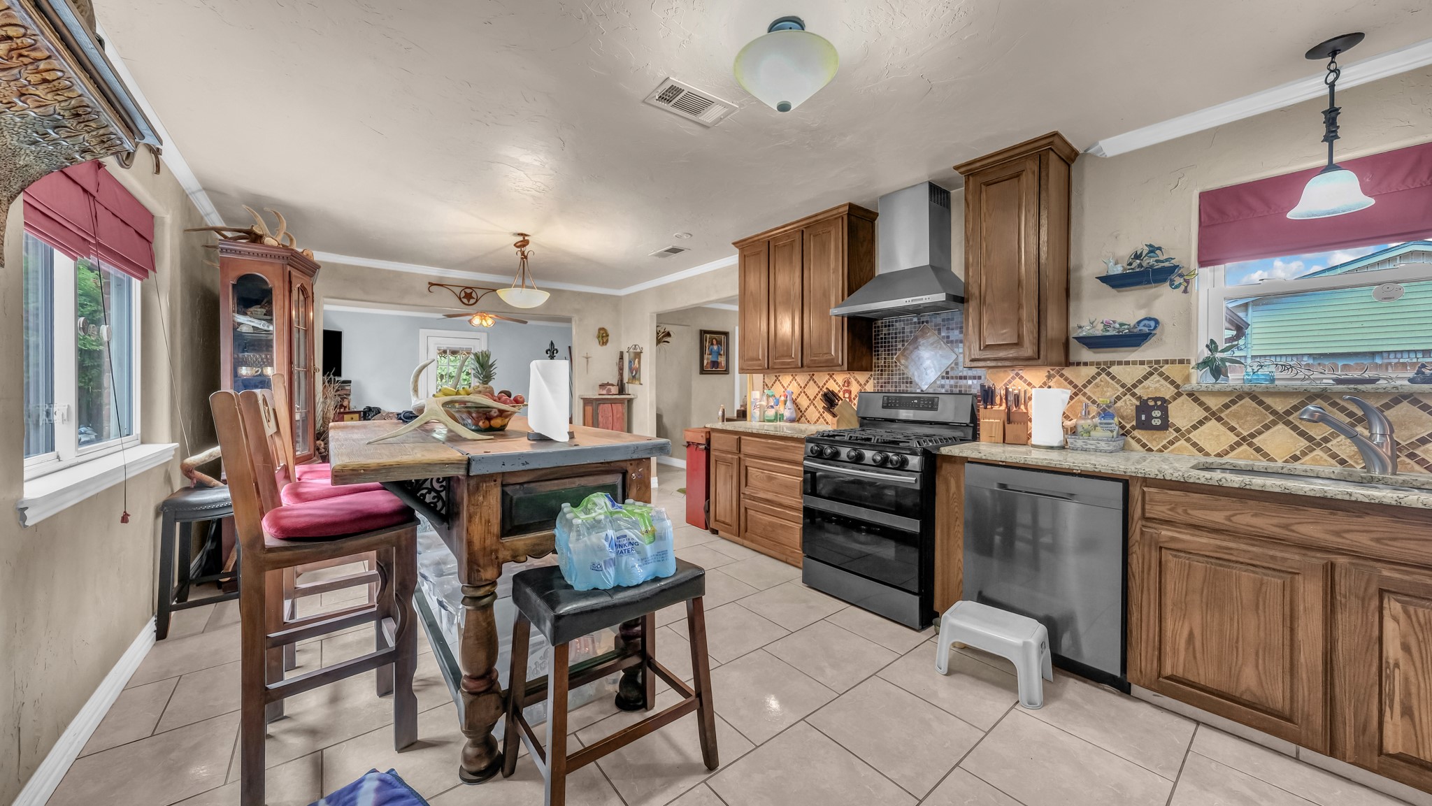 412 Douglas Street Burleson TX 76028
