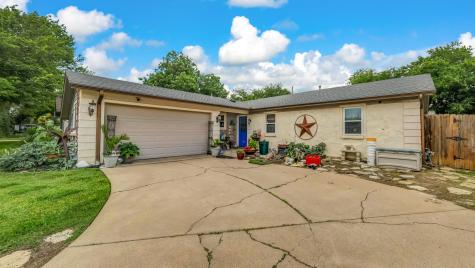 412 Douglas Street Burleson TX 76028