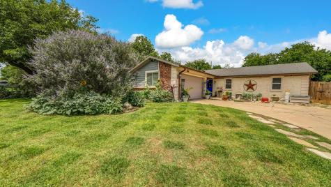412 Douglas Street Burleson TX 76028