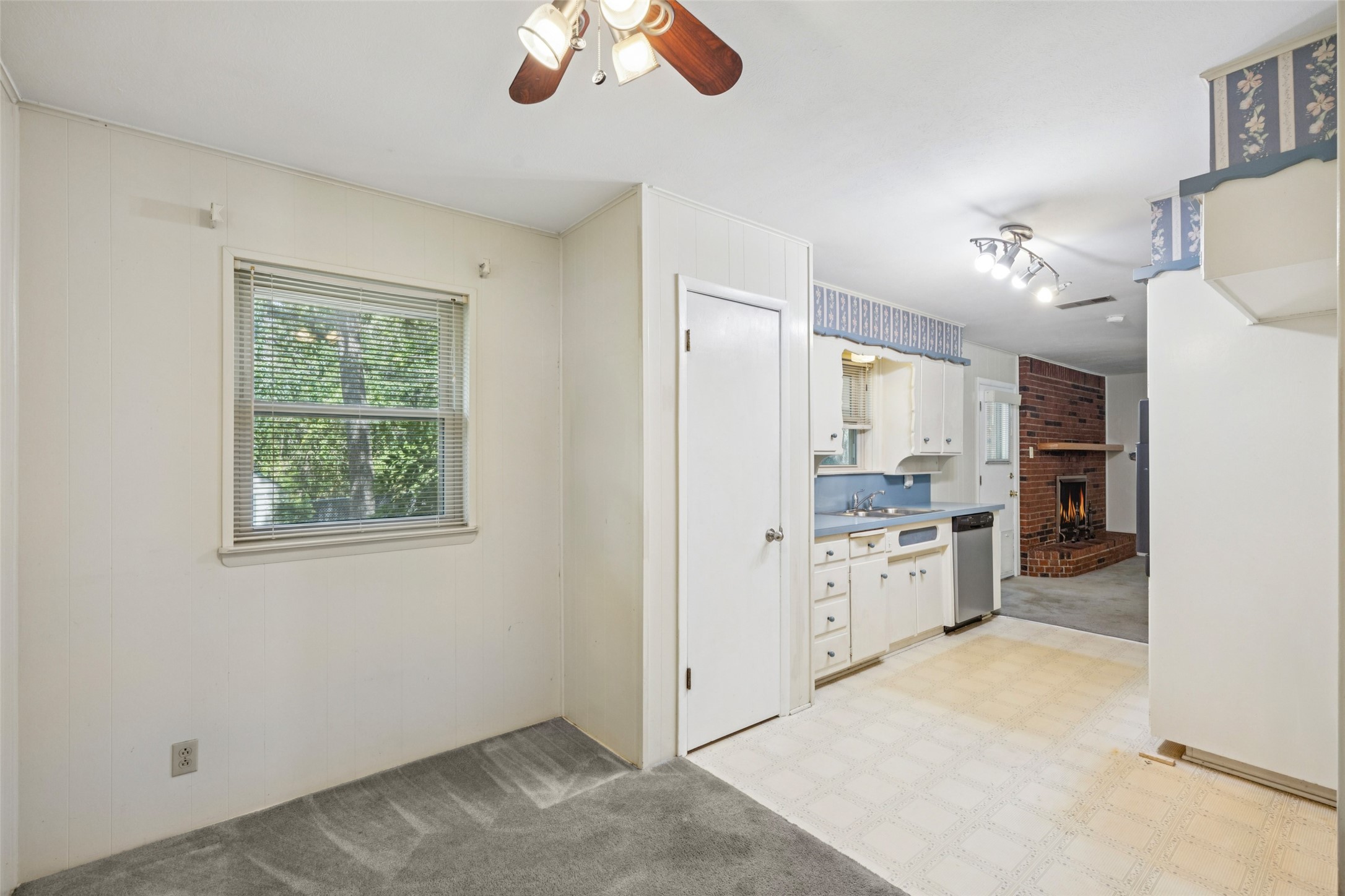 216 N Wisteria Street Mansfield TX 76063